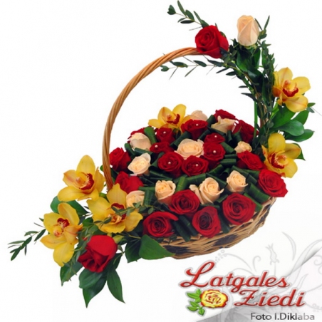 Ziedu grozs 024